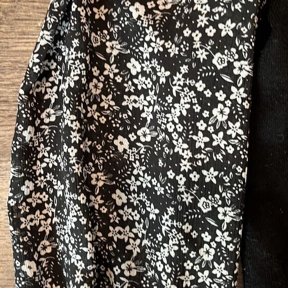 Adrianna Papell V-Neck Sweater With Floral Sleeves Large - Picture 4 of 5